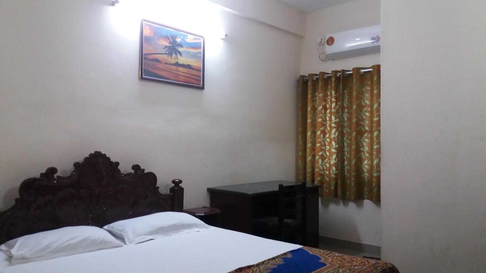 Classic Tourist Home Kochi Exterior photo